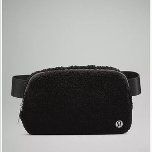 Lululemon Everywhere Fleece Belt Bag